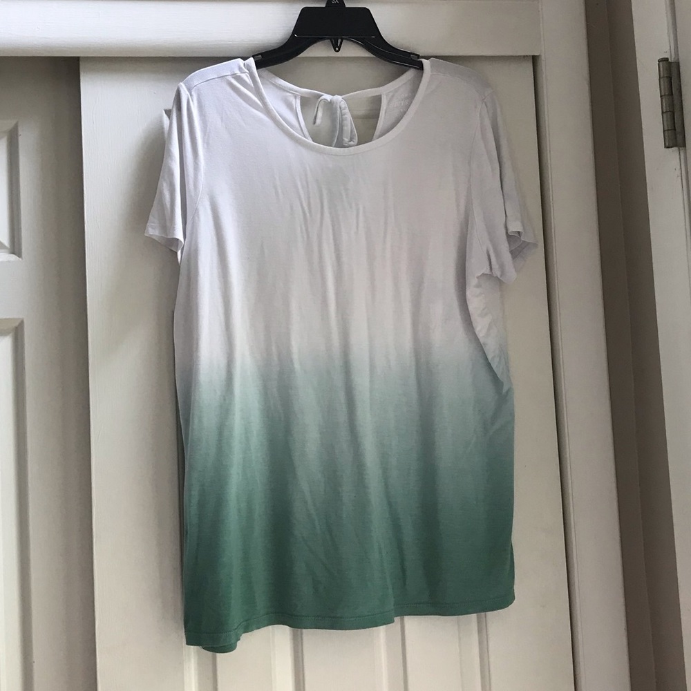 Torrid super soft ombré t shirt w/ ties in back
